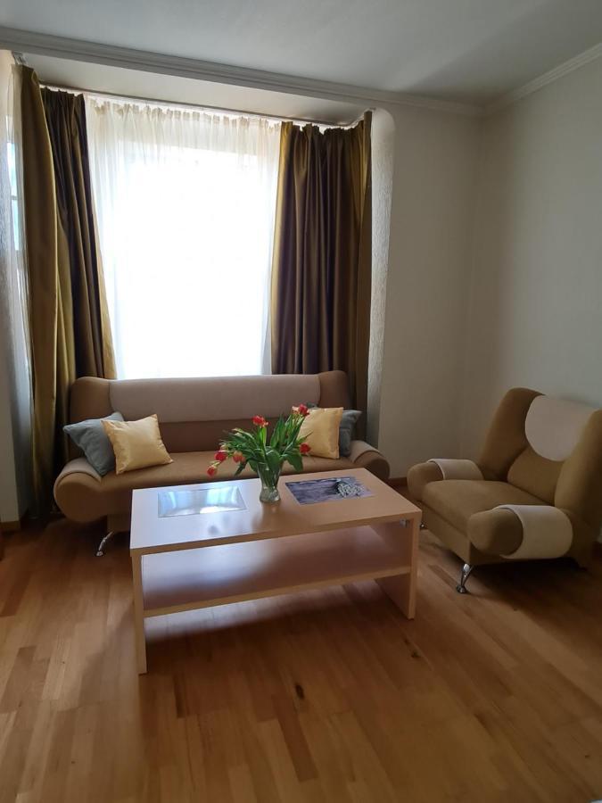 Lacplesa Central Apartments Riga Ngoại thất bức ảnh