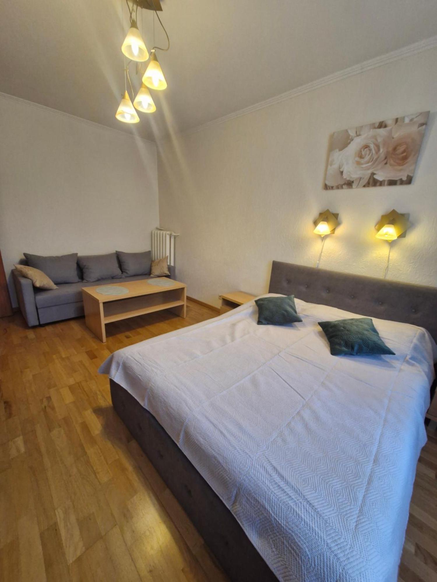 Lacplesa Central Apartments Riga Ngoại thất bức ảnh
